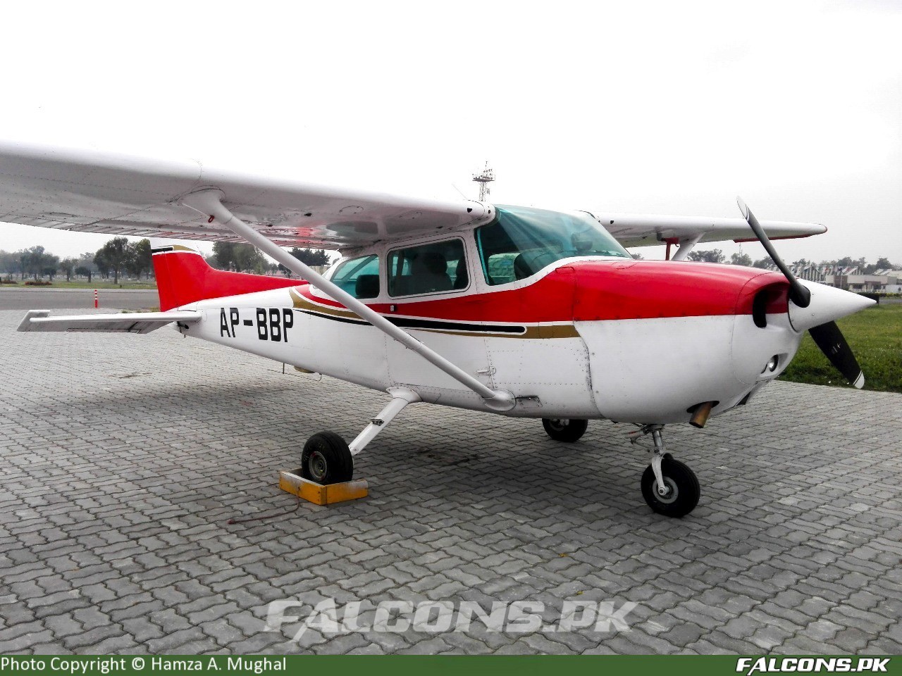 Private Cessna 172P Skyhawk Full Size Aviation Photo