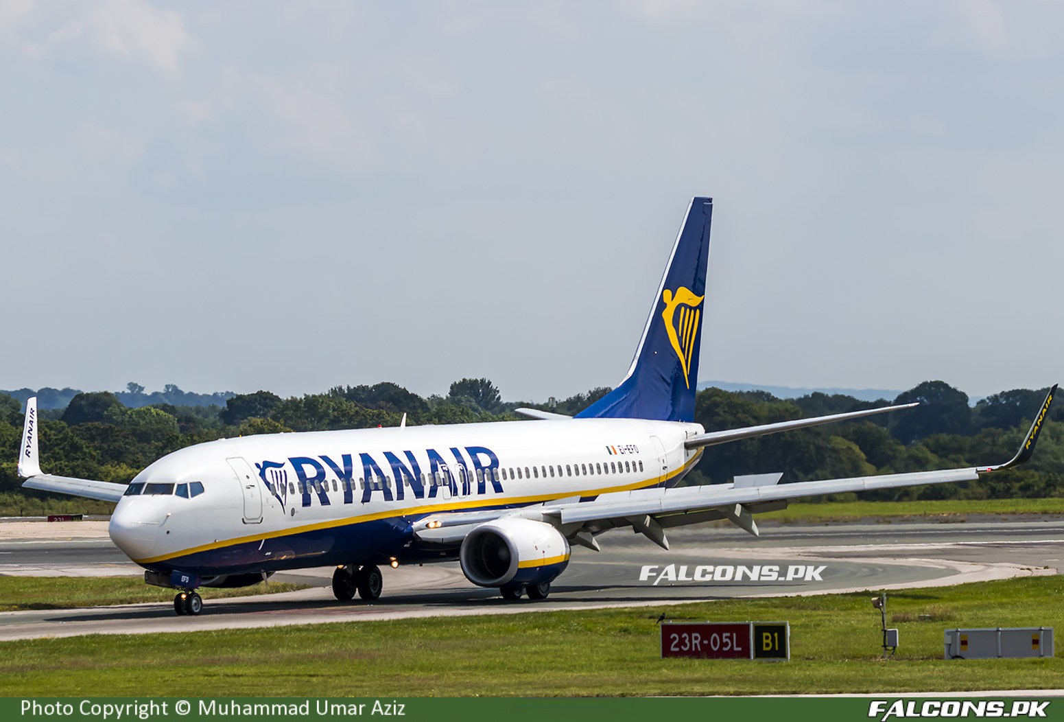 Ryanair Boeing 737-8AS Full Size Aviation Photo