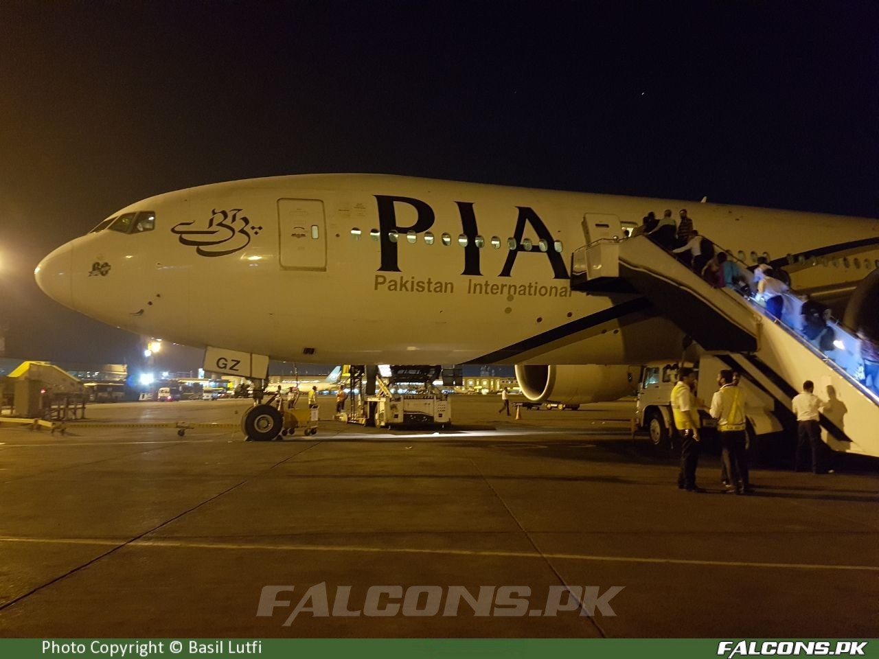 Pakistan International Airlines Boeing 777-240LR Full Size Aviation Photo